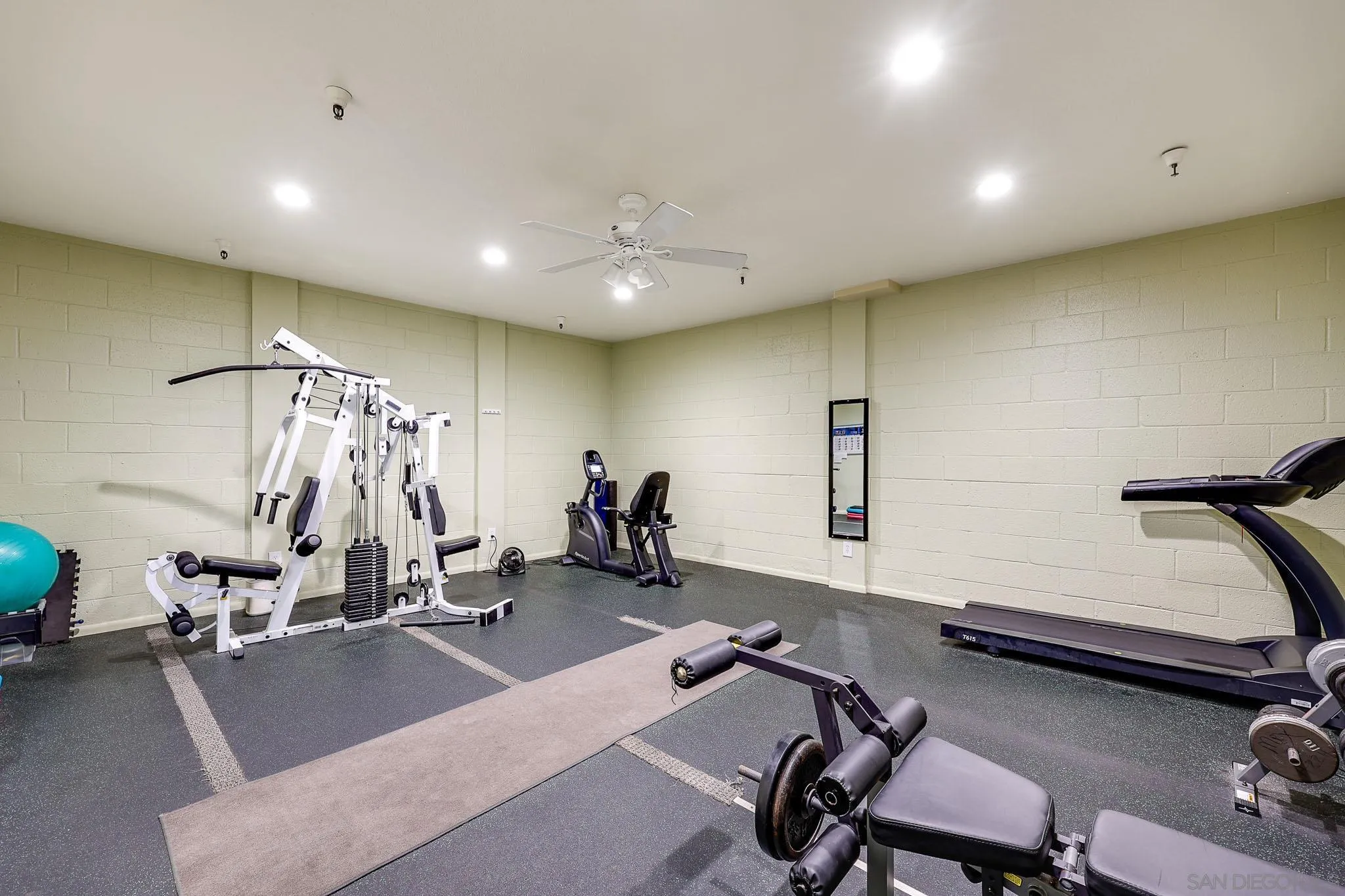 https://cdn.realtyfeed.com/cdn/127/260014886/63c0edef07a3e9551d9e21336b2ba1d8.webp