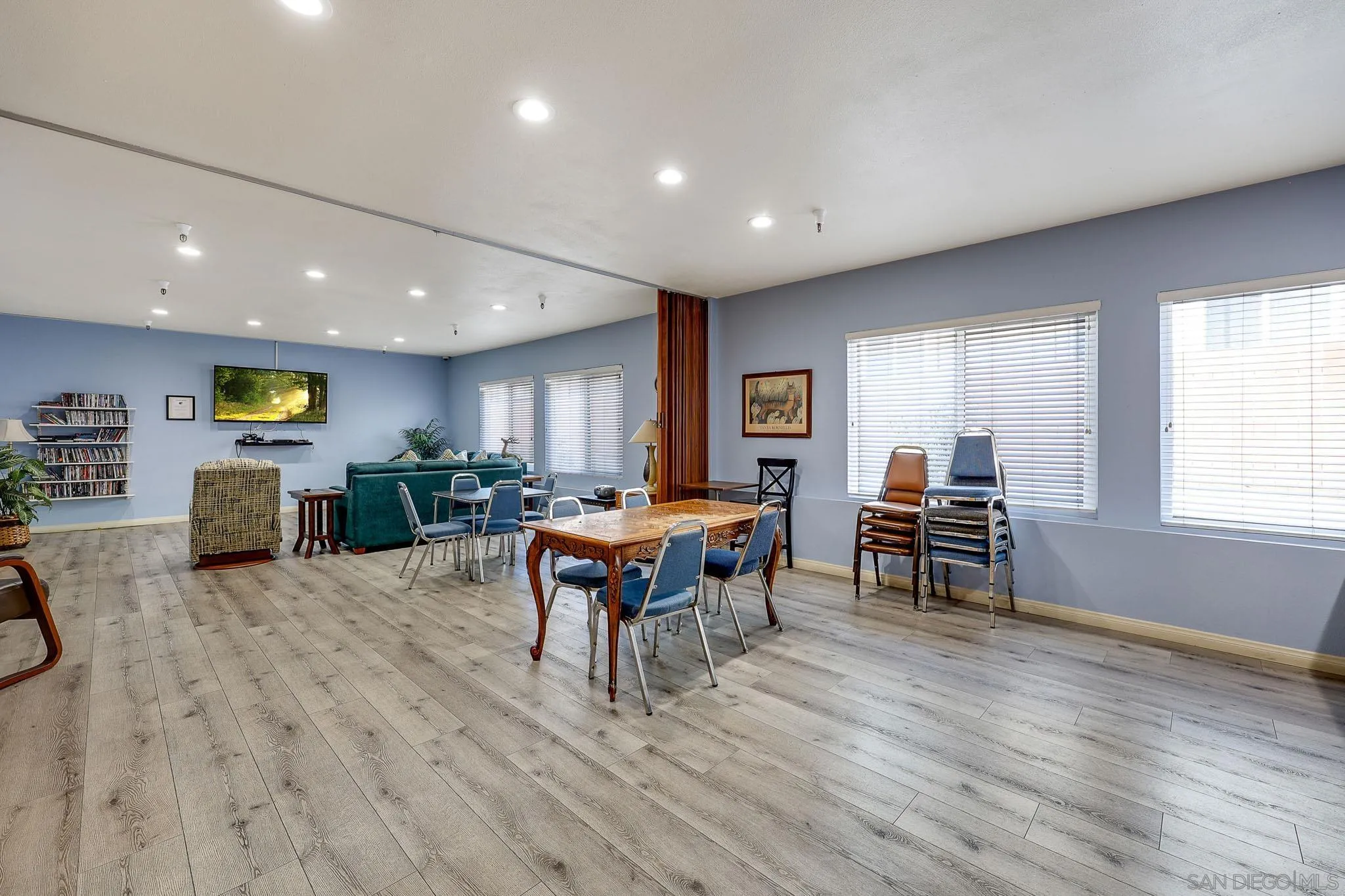 https://cdn.realtyfeed.com/cdn/127/260014886/e783318435949070e7d9873e301146ed.webp