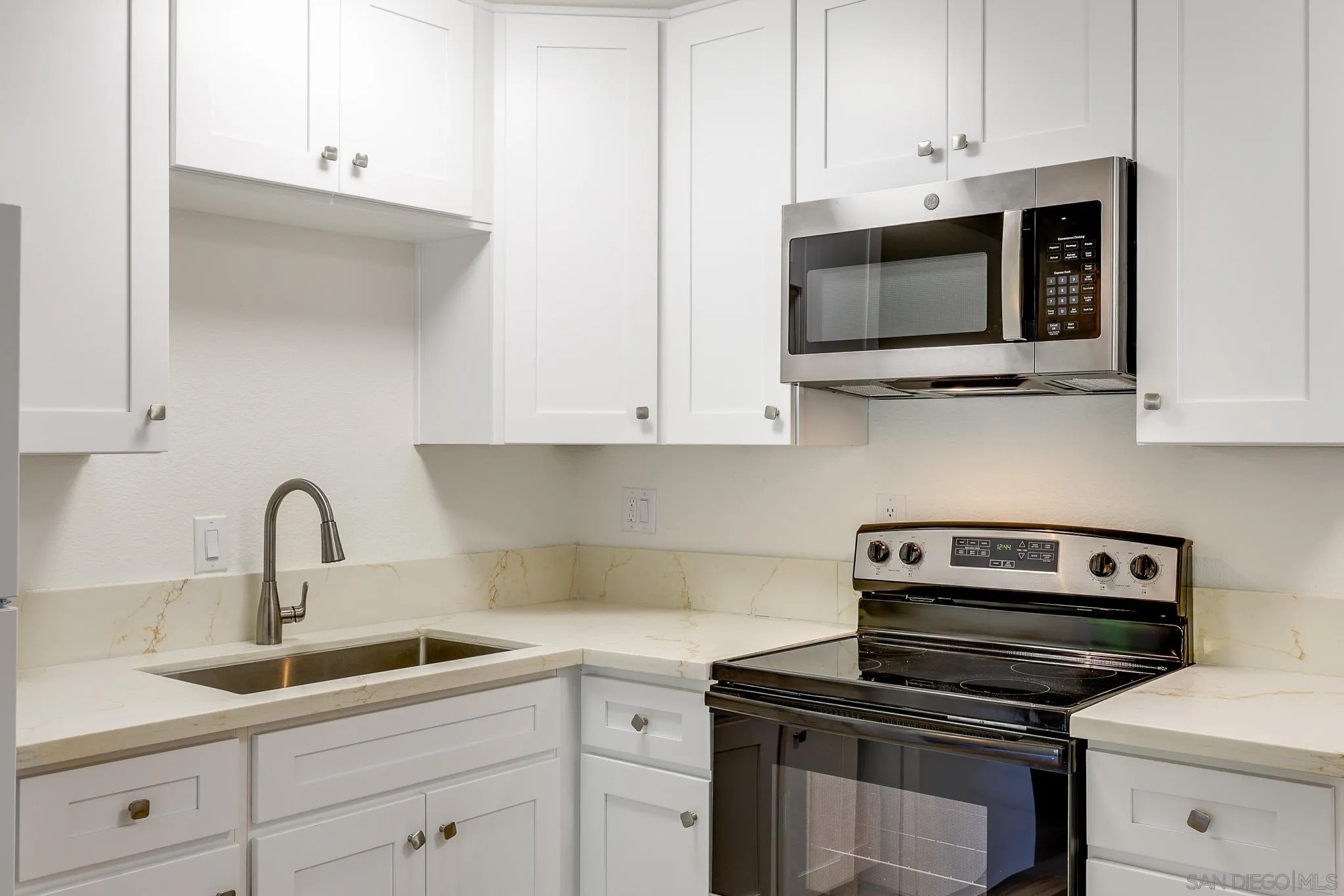 https://cdn.realtyfeed.com/cdn/127/260014886/fd1c66cb8dbe210fb89d849e74fd4ddd.webp