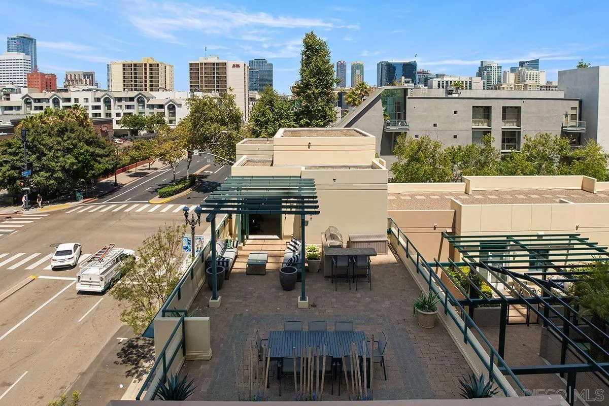 https://cdn.realtyfeed.com/cdn/127/260014888/099c8ce84be4bd3a4c9d32347bef3595.webp
