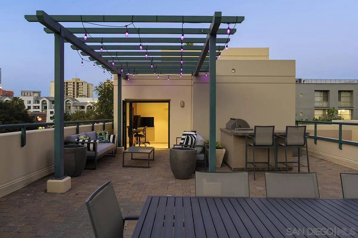 https://cdn.realtyfeed.com/cdn/127/260014888/38f5f84bf159dc3a66799ec0b500539d.webp