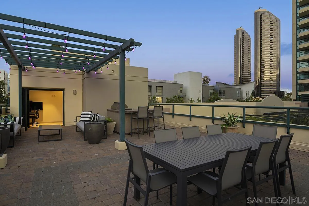 https://cdn.realtyfeed.com/cdn/127/260014888/7d55143d89872f53d76de5ac6ffea3c7.webp