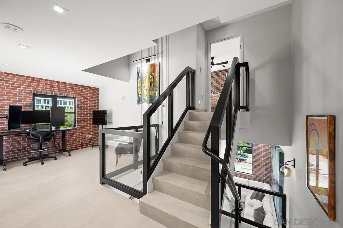 https://cdn.realtyfeed.com/cdn/127/260014888/a83bc59b63b92bb10538840724441c04.webp