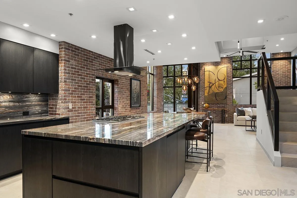 https://cdn.realtyfeed.com/cdn/127/260014888/b054d5583b827df4ca3df2132b2a4c43.webp