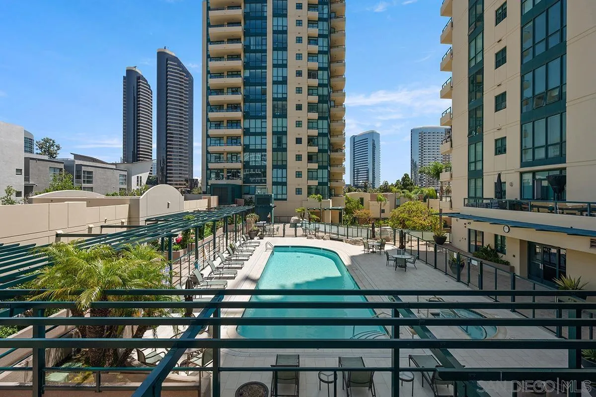 https://cdn.realtyfeed.com/cdn/127/260014888/c6b5606c53bb1692a6832c0e71eaa22e.webp