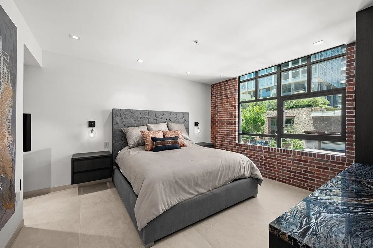 https://cdn.realtyfeed.com/cdn/127/260014888/d18c0b8604c678b6a01d6a61d777ab7f.webp