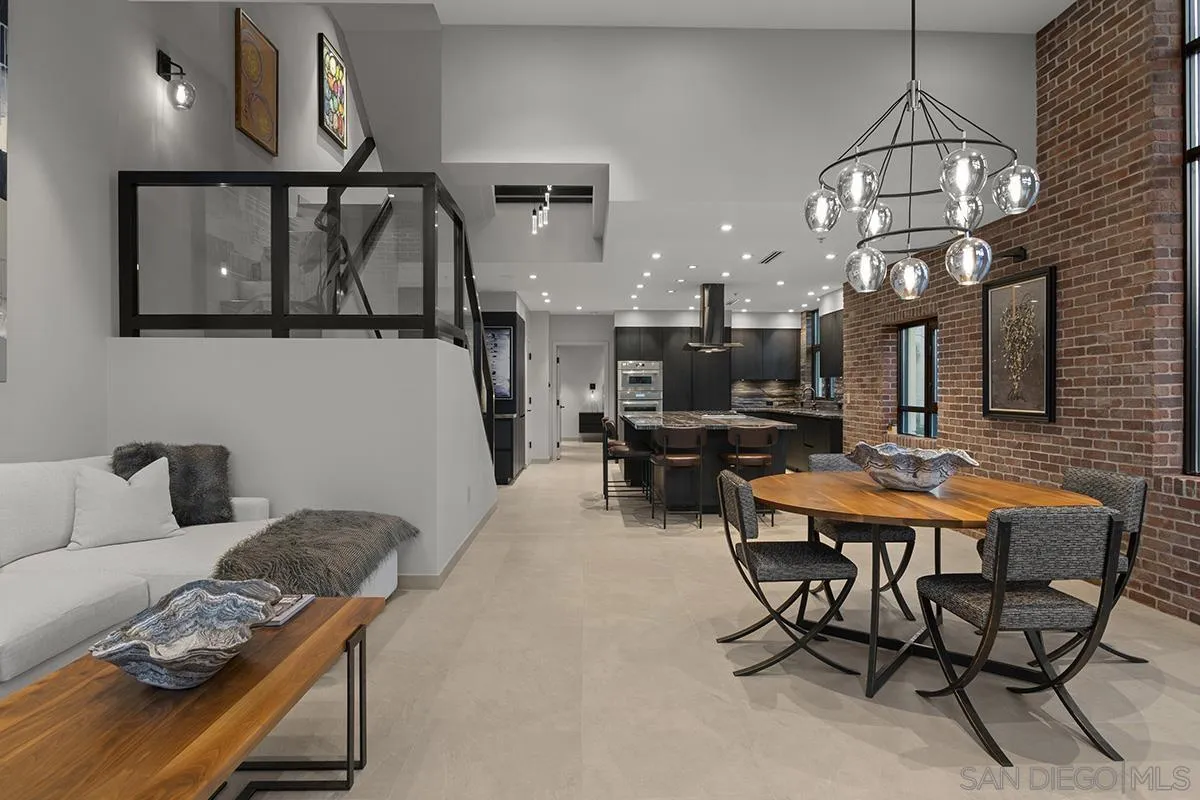 https://cdn.realtyfeed.com/cdn/127/260014888/ee7b5bb3b24861133b7e0db181d7803f.webp