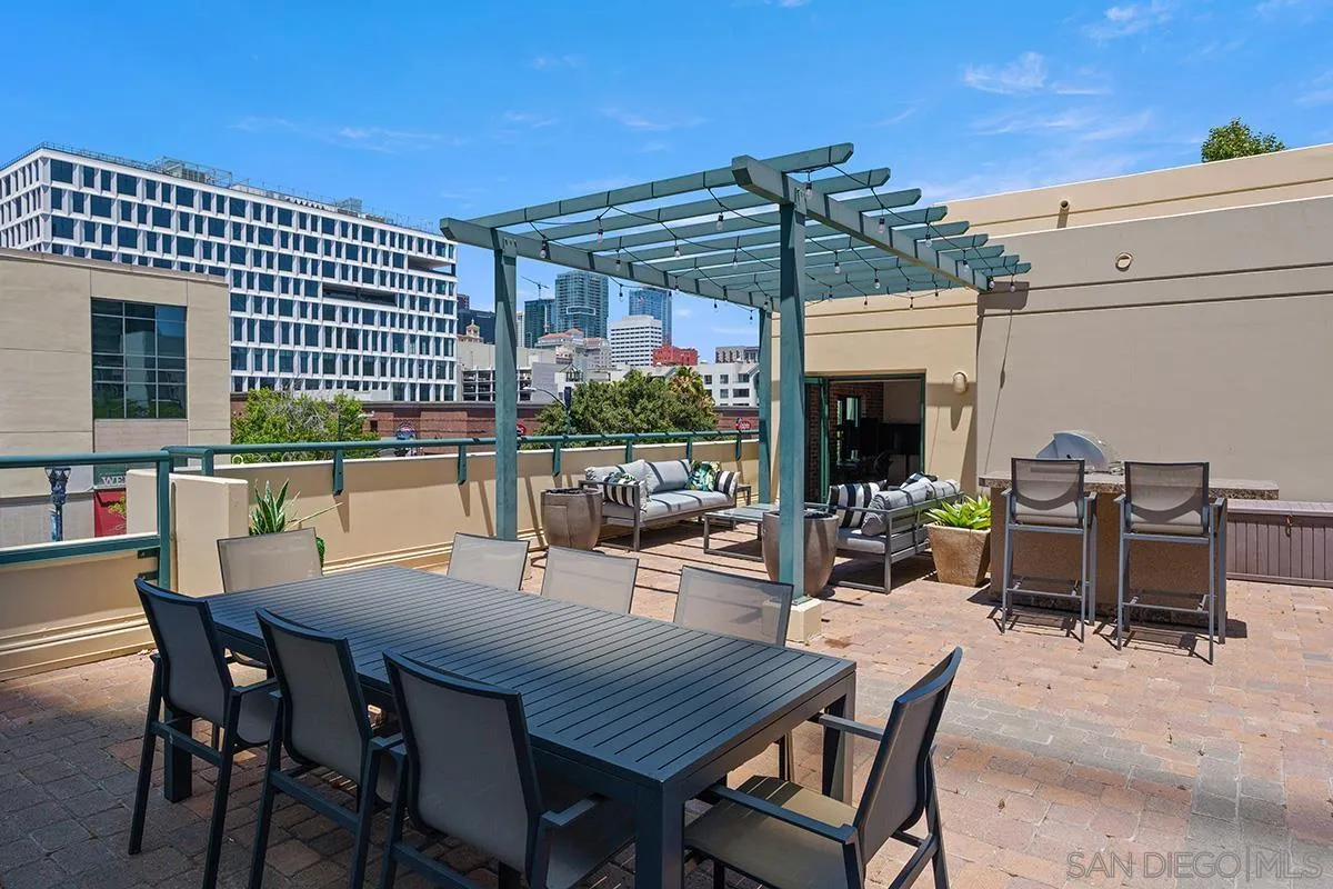 https://cdn.realtyfeed.com/cdn/127/260014888/efb0d6d701e3bd88013b440ddd19cb1d.webp