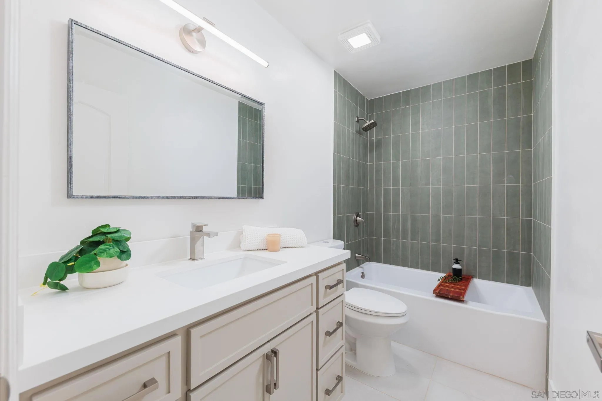 https://cdn.realtyfeed.com/cdn/127/260014889/0af58731b7323c143cabcd924c42662e.webp