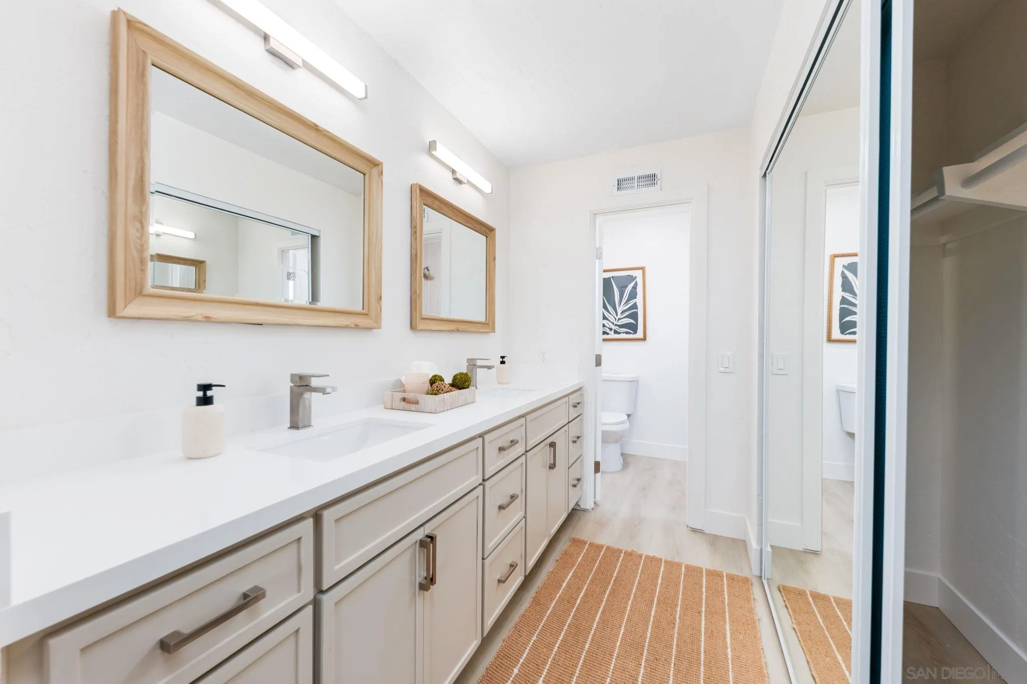 https://cdn.realtyfeed.com/cdn/127/260014889/6335a100a7af414810838ef0f063e4ff.webp