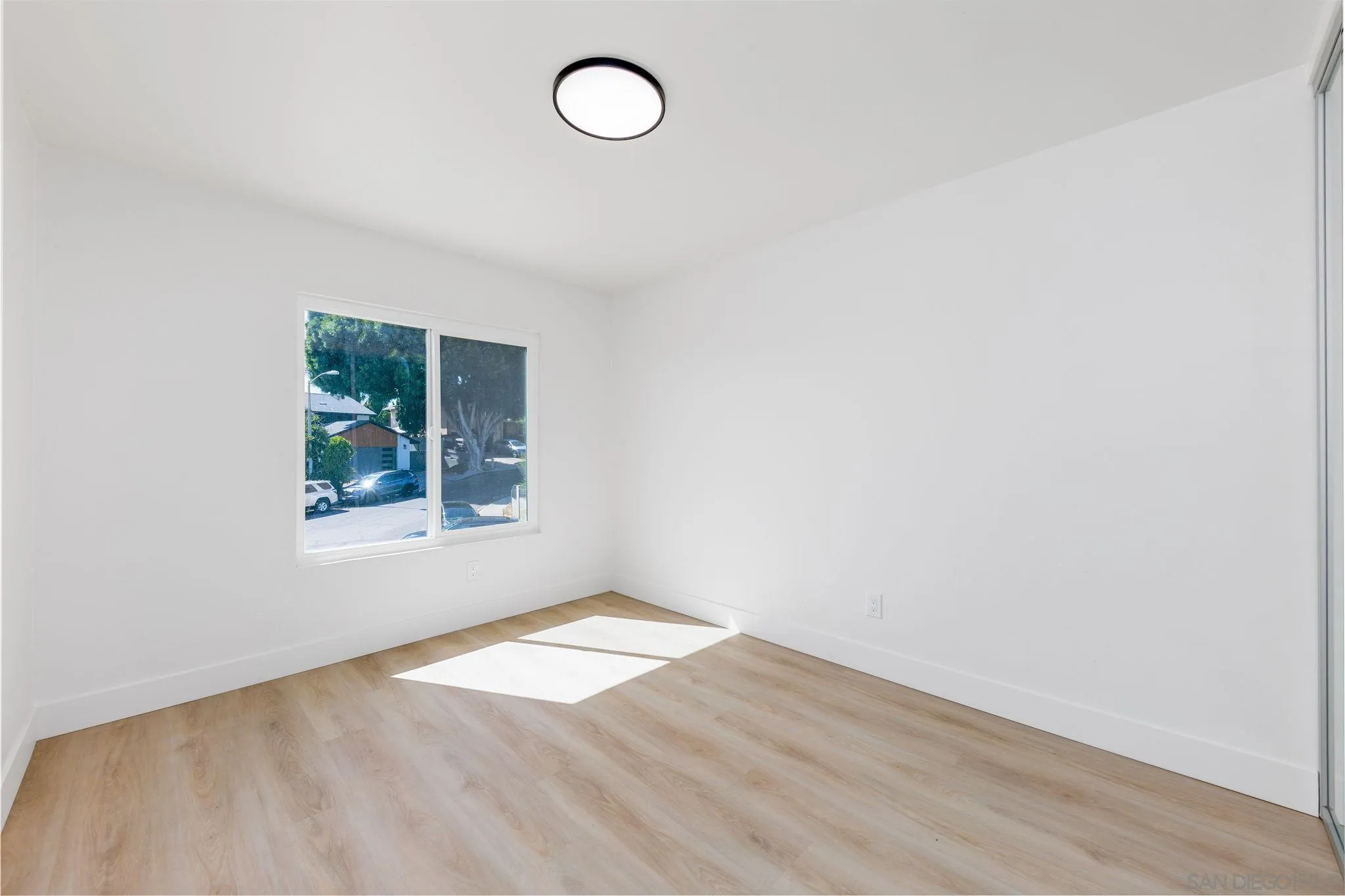 https://cdn.realtyfeed.com/cdn/127/260014889/6815e2c74178d394b7525c483f023767.webp