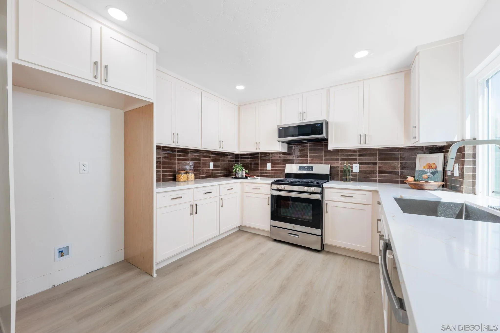 https://cdn.realtyfeed.com/cdn/127/260014889/706126a50d4eecd5d60152c0f48daeee.webp