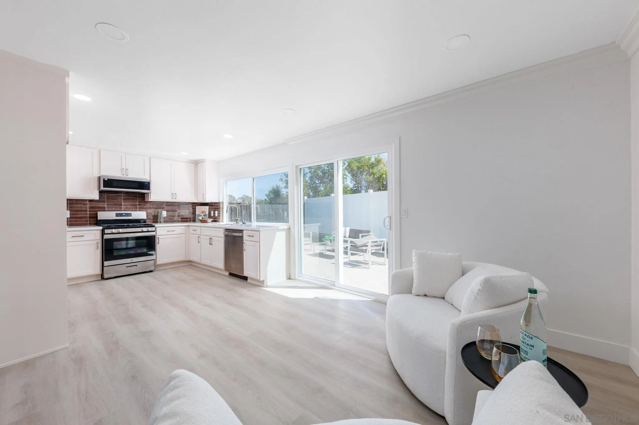 https://cdn.realtyfeed.com/cdn/127/260014889/b0676d36a82beefdf01f2460eb918630.webp