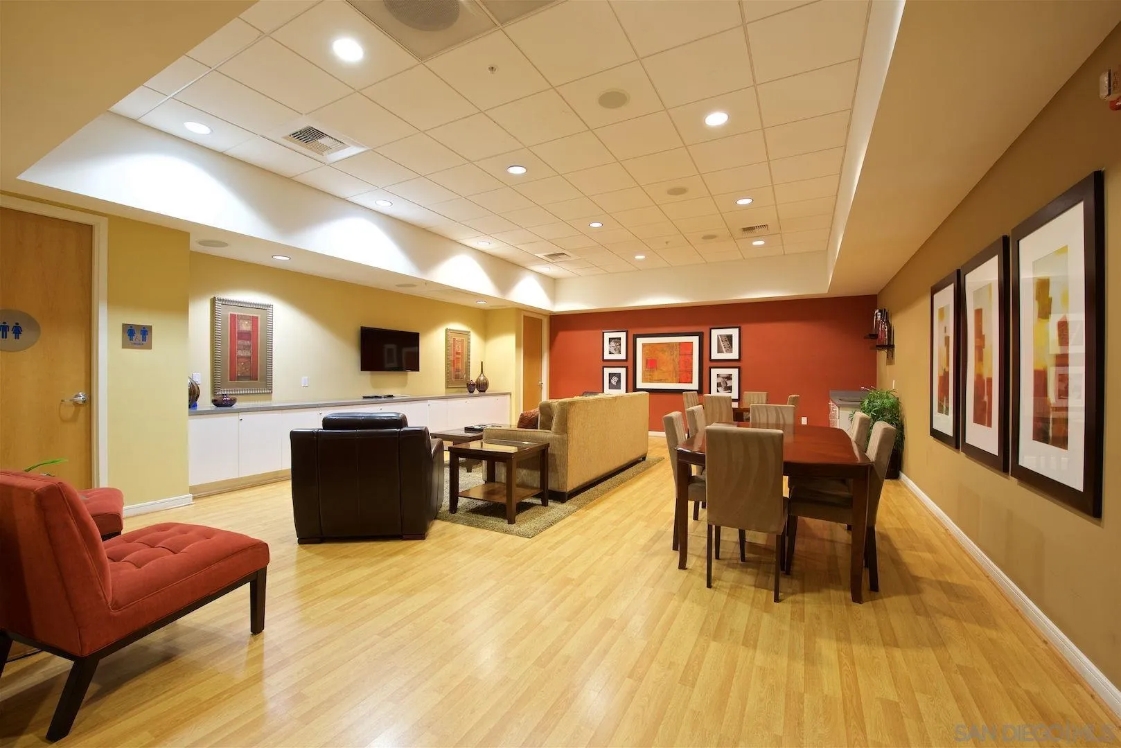 https://cdn.realtyfeed.com/cdn/127/260014892/5edec5dda660a6a946508fcc1f912e3e.webp