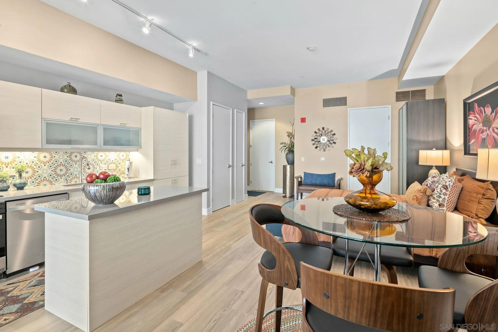 https://cdn.realtyfeed.com/cdn/127/260014892/aa56c8bc61058bc675d573b09986287e.webp