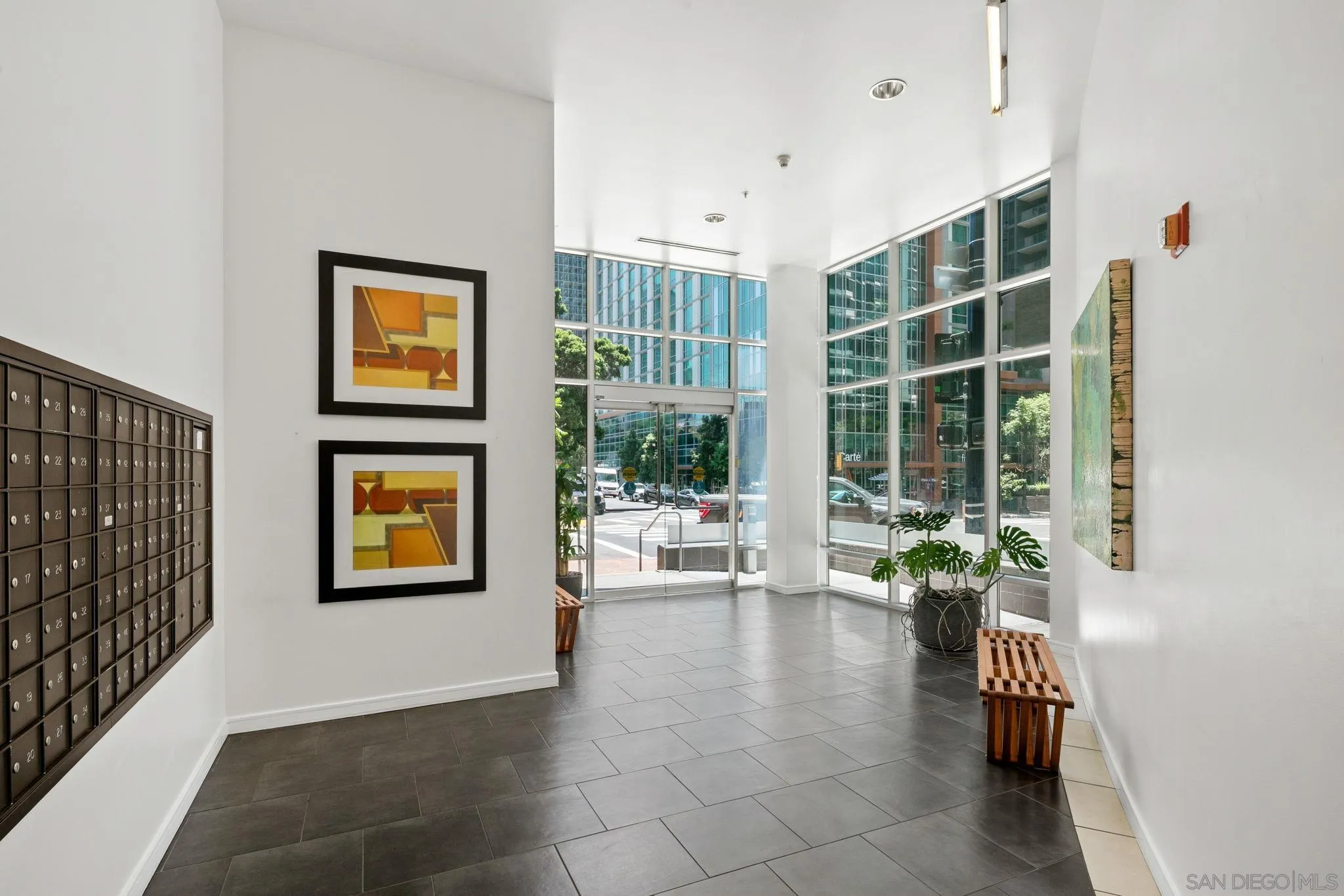 https://cdn.realtyfeed.com/cdn/127/260014892/b0a0d1b27ac0e411436e866d09c82a44.webp