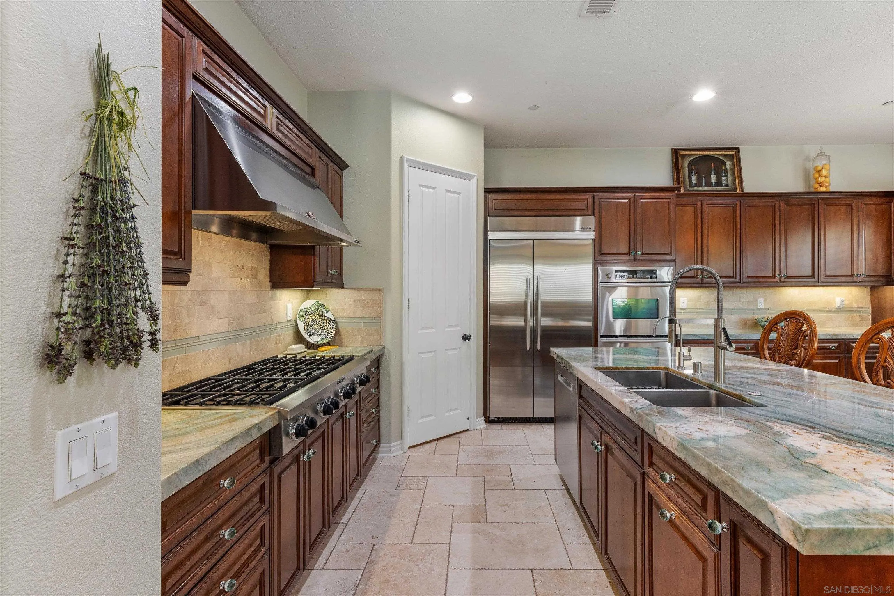 https://cdn.realtyfeed.com/cdn/127/260014895/034ccff52054347a243f7d022a00f5e4.webp