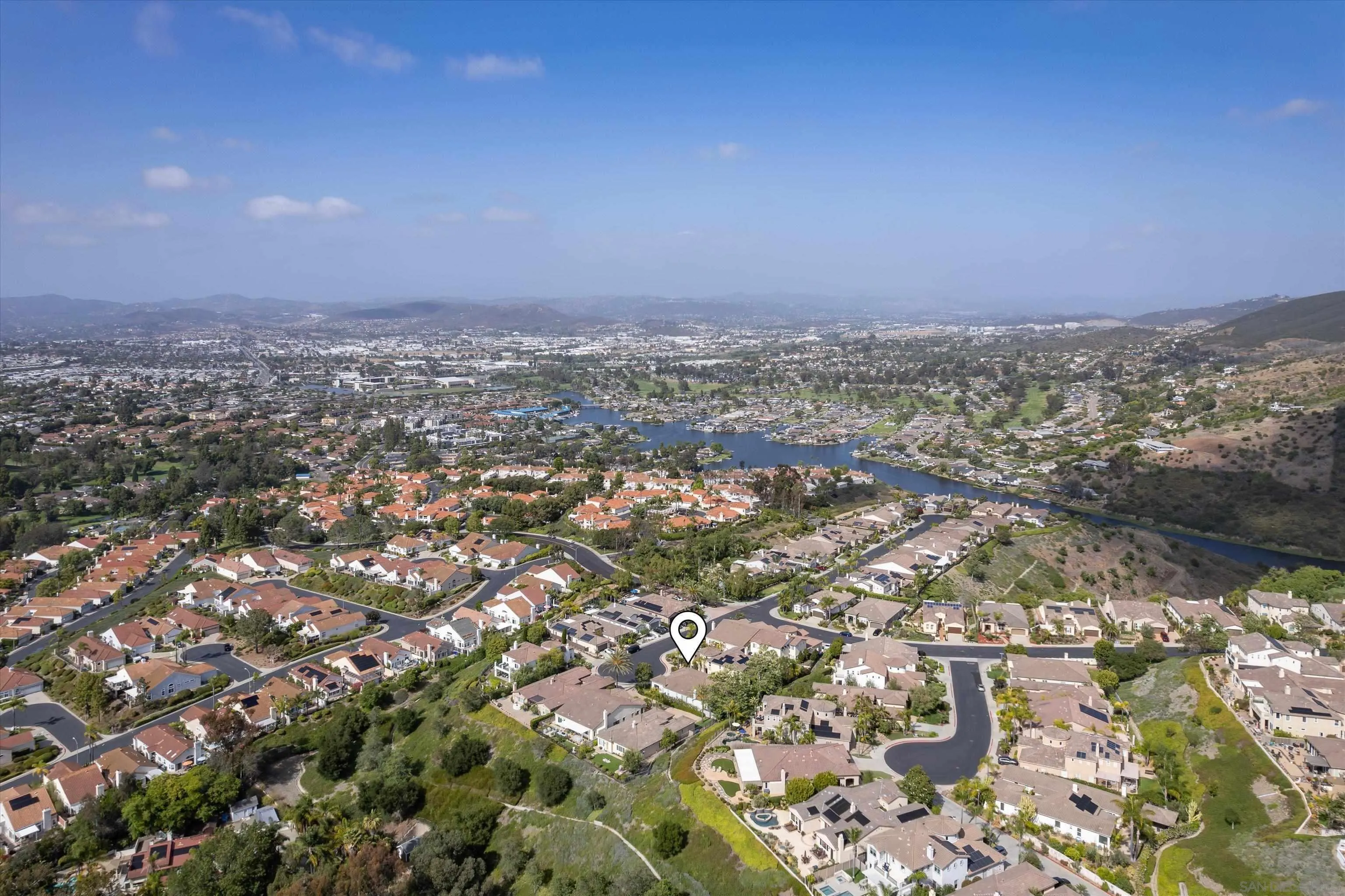 https://cdn.realtyfeed.com/cdn/127/260014895/95d9dc8ac0ba1e6b6c45efddaed8254f.webp