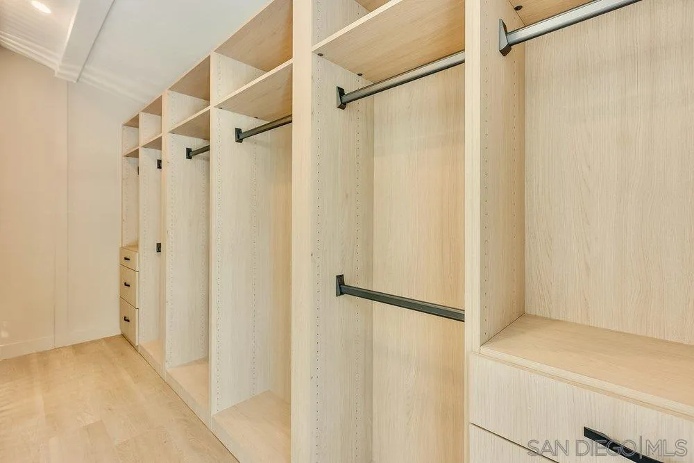 https://cdn.realtyfeed.com/cdn/127/260014897/0dd79a04a2f0971269cf2a1aa4b23200.webp