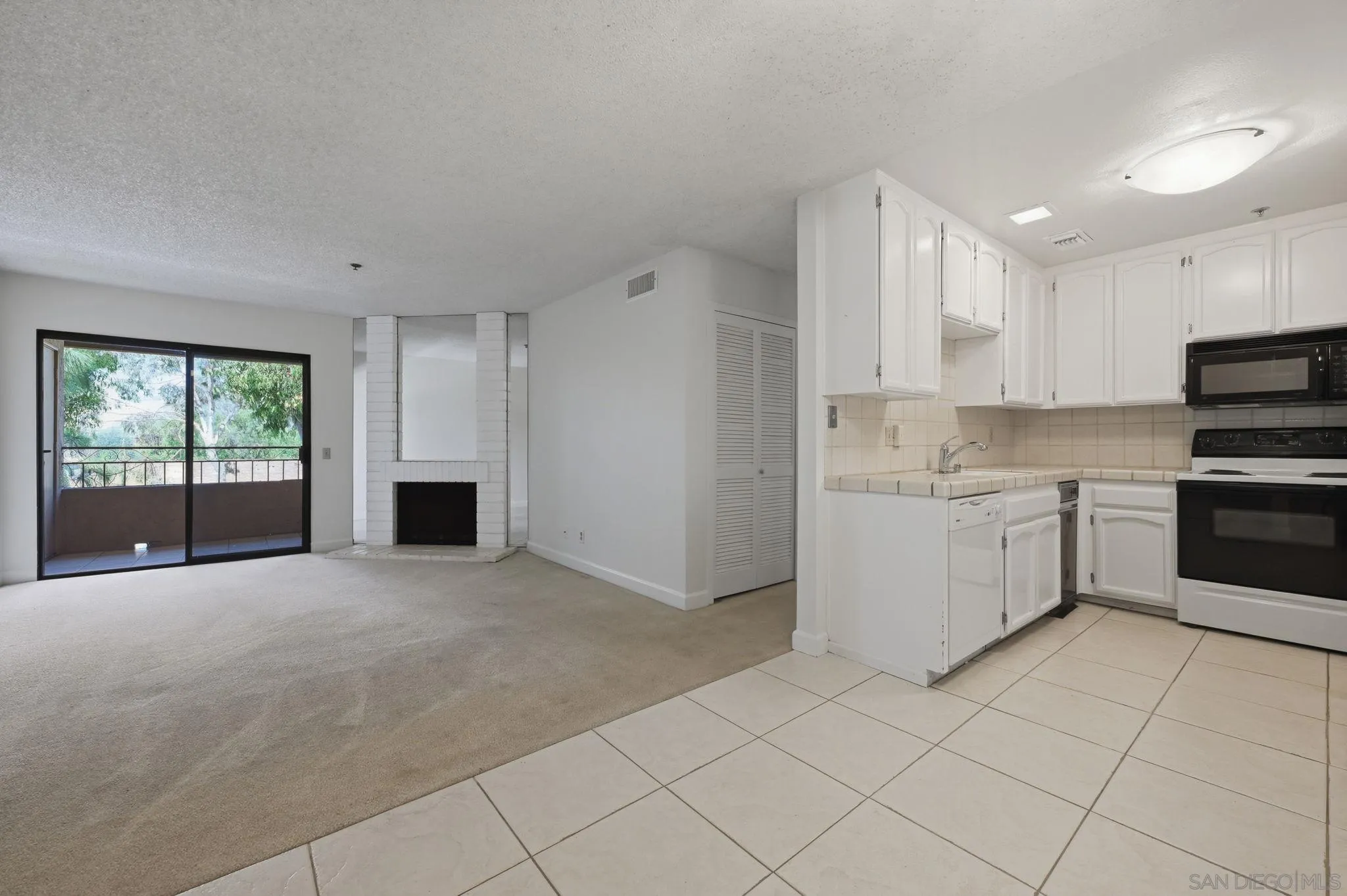 Photo #15: 260014898 Listing: Photo #15