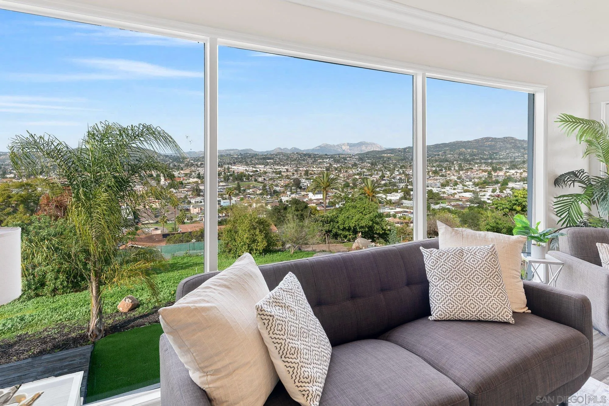 https://cdn.realtyfeed.com/cdn/127/260014899/14f1265f35fdeb691f909a763cf8ce39.webp