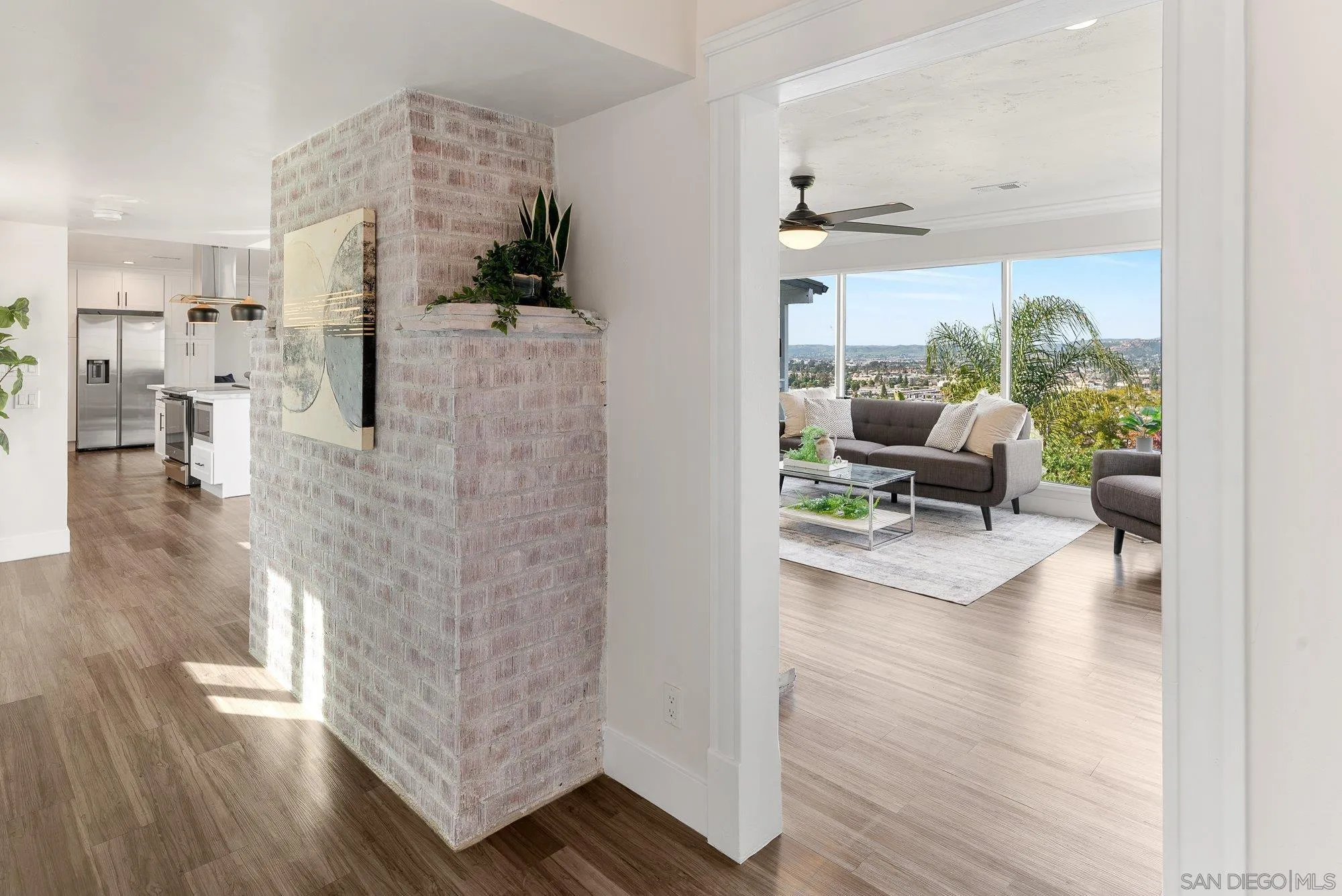 https://cdn.realtyfeed.com/cdn/127/260014899/403fb3c92489f7ed7ccec118174eee7b.webp
