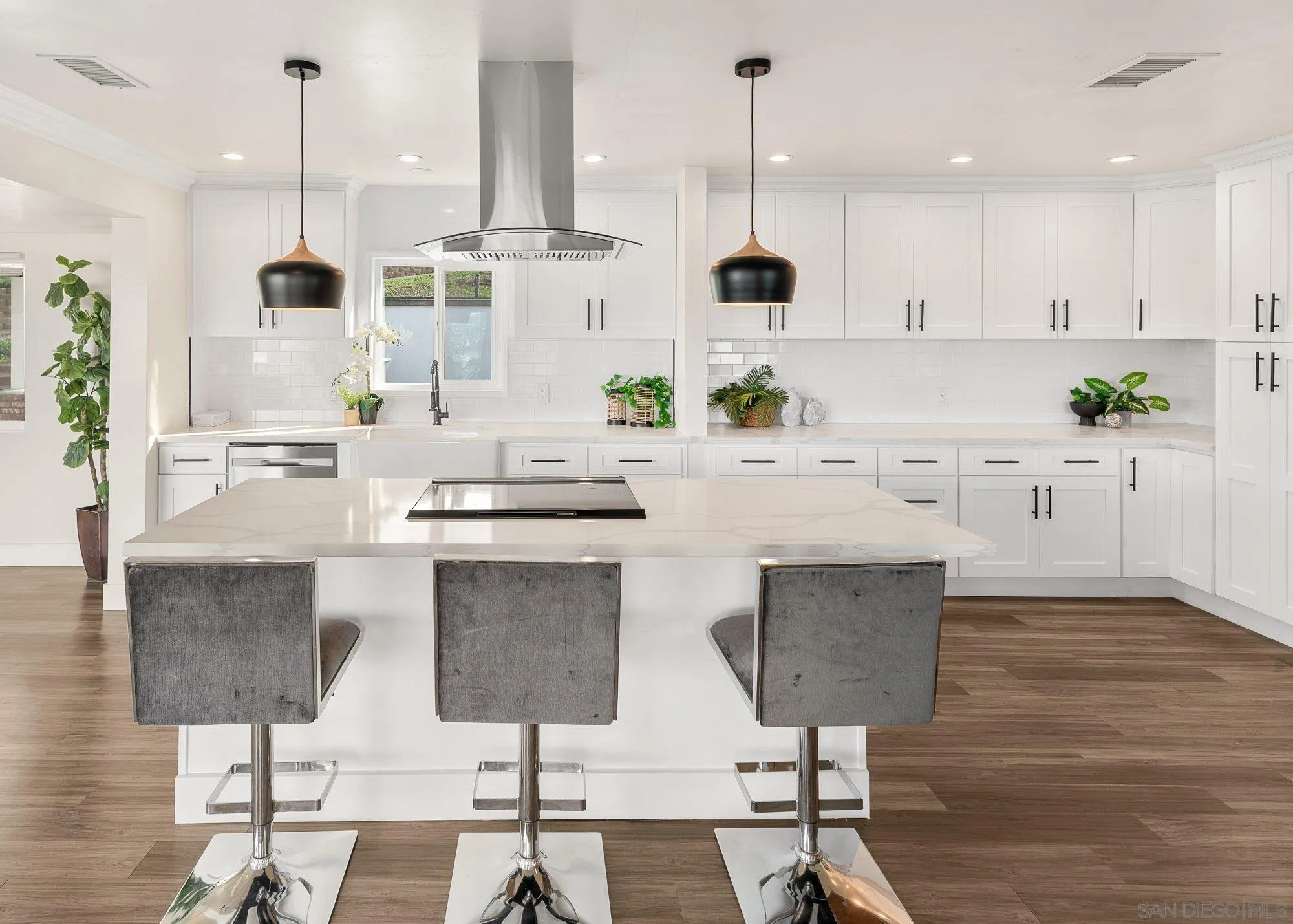https://cdn.realtyfeed.com/cdn/127/260014899/43b41b3d2aee29495c5b622b404e3083.webp