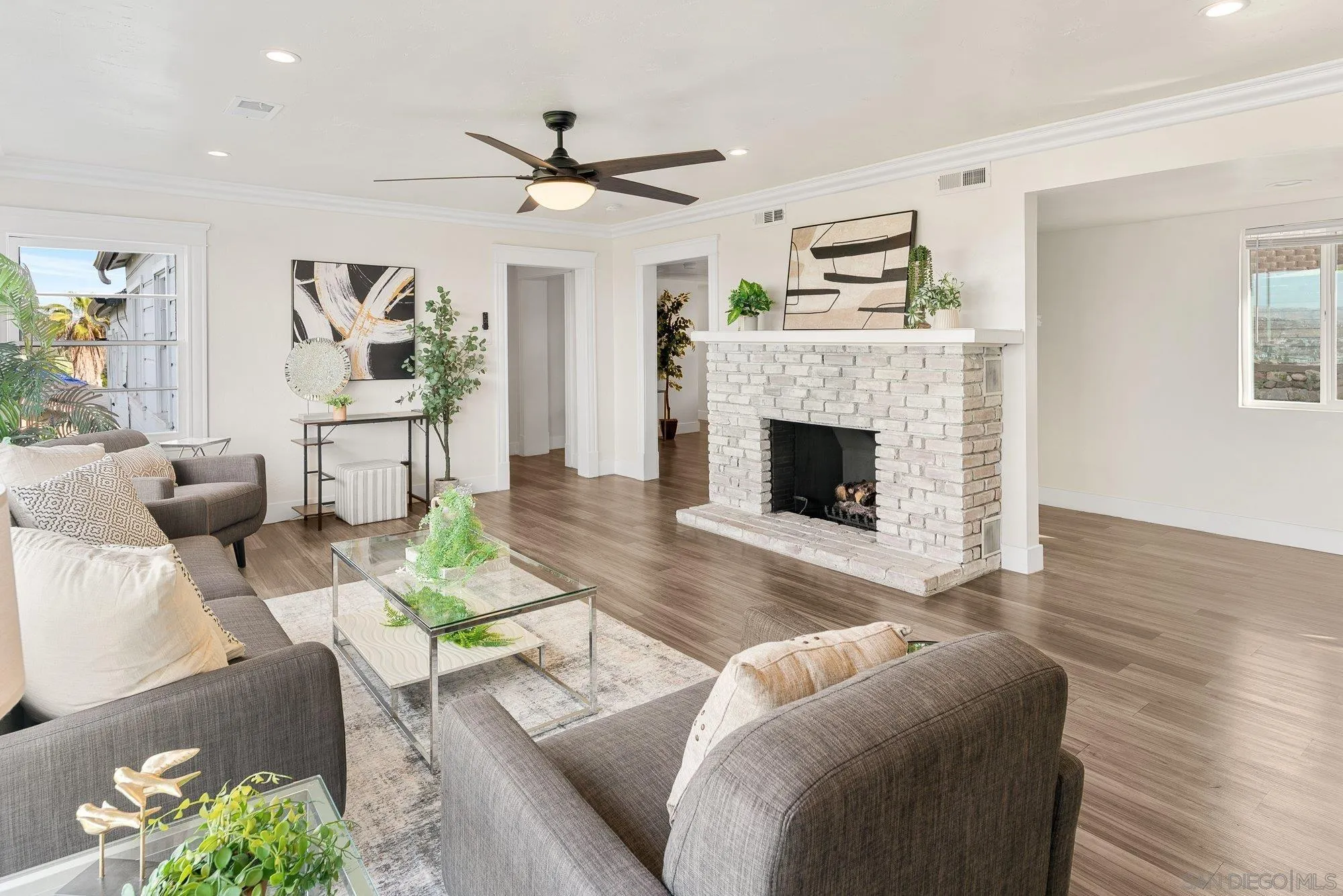 https://cdn.realtyfeed.com/cdn/127/260014899/4f74c87e5dd5c8a1f6d794af15c3e20e.webp