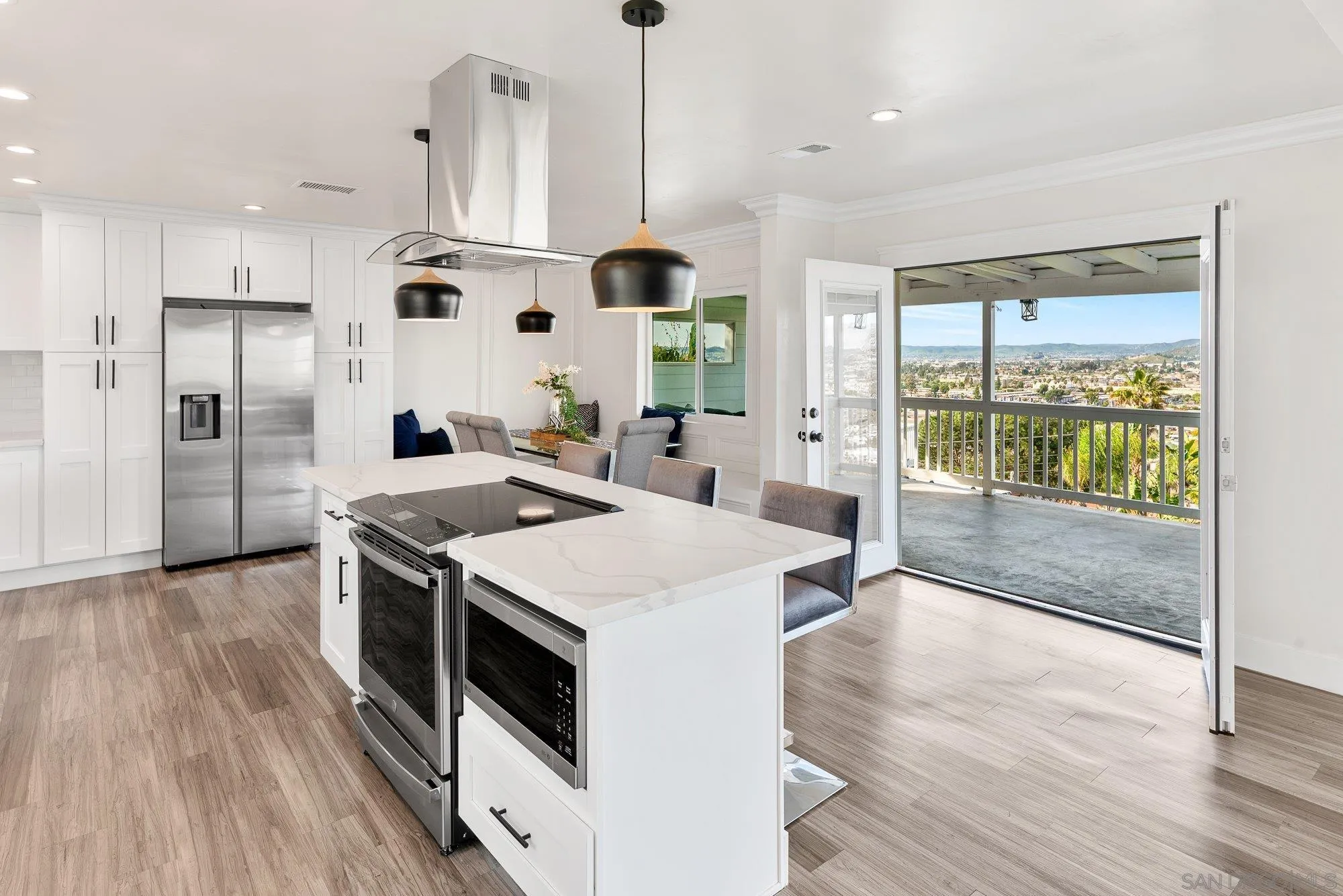 https://cdn.realtyfeed.com/cdn/127/260014899/6c4326e5f9b9cb6e33a1c17f2b395e39.webp