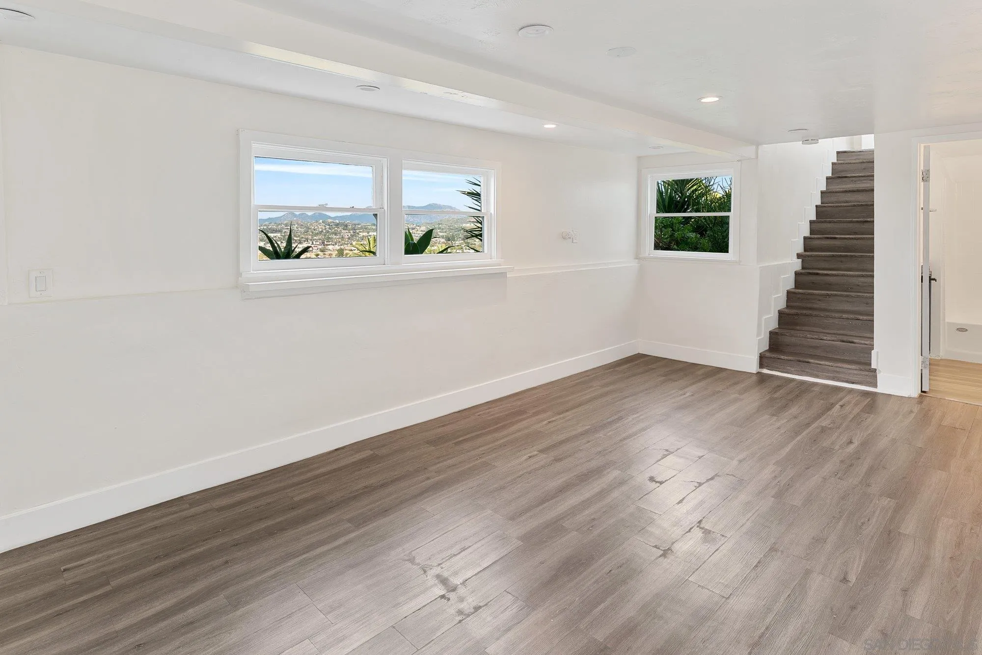 https://cdn.realtyfeed.com/cdn/127/260014899/785916a80a35cd051f0c5e82bc5fb3ad.webp