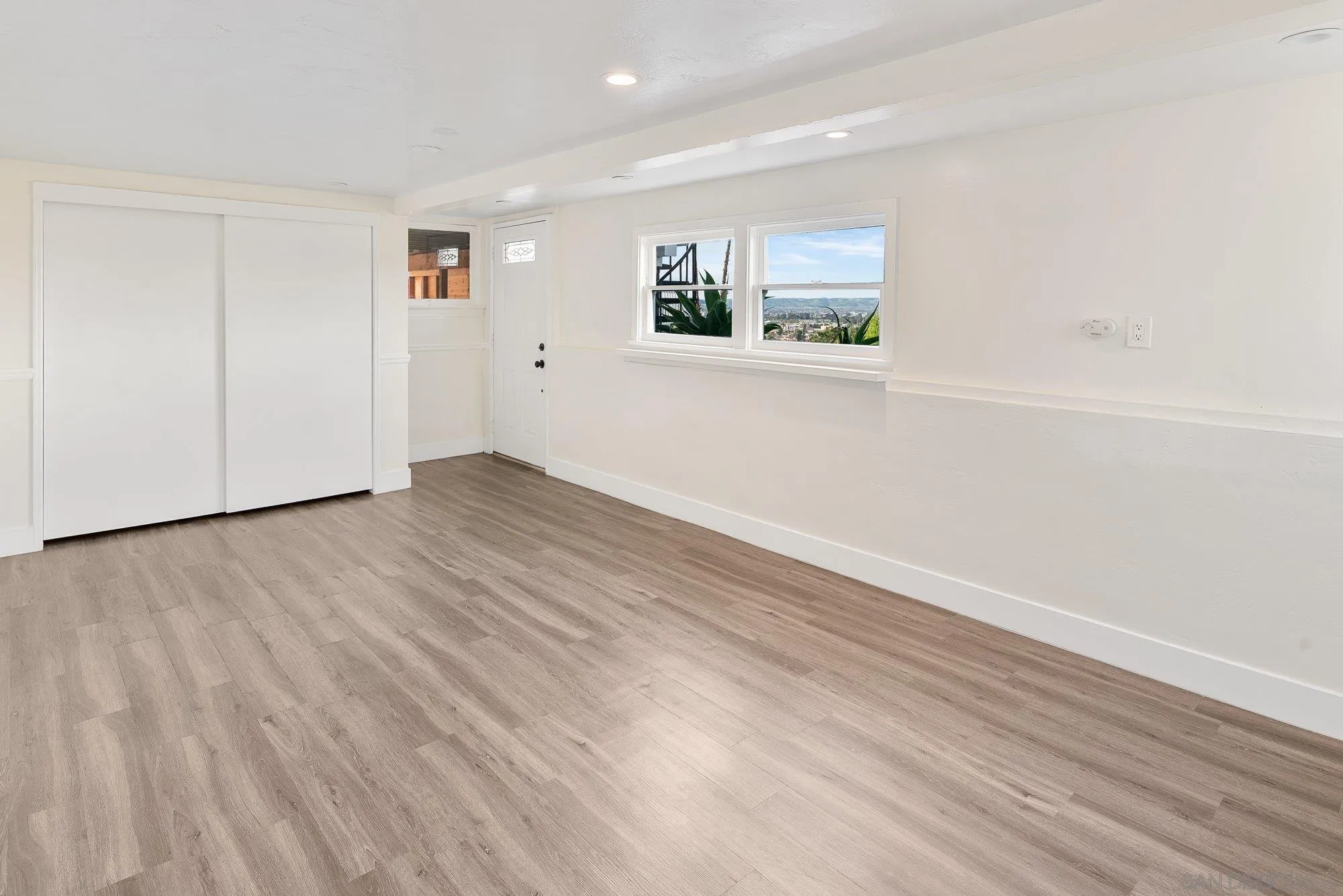 https://cdn.realtyfeed.com/cdn/127/260014899/8293c7ca60738ee7558cc592a39b117c.webp