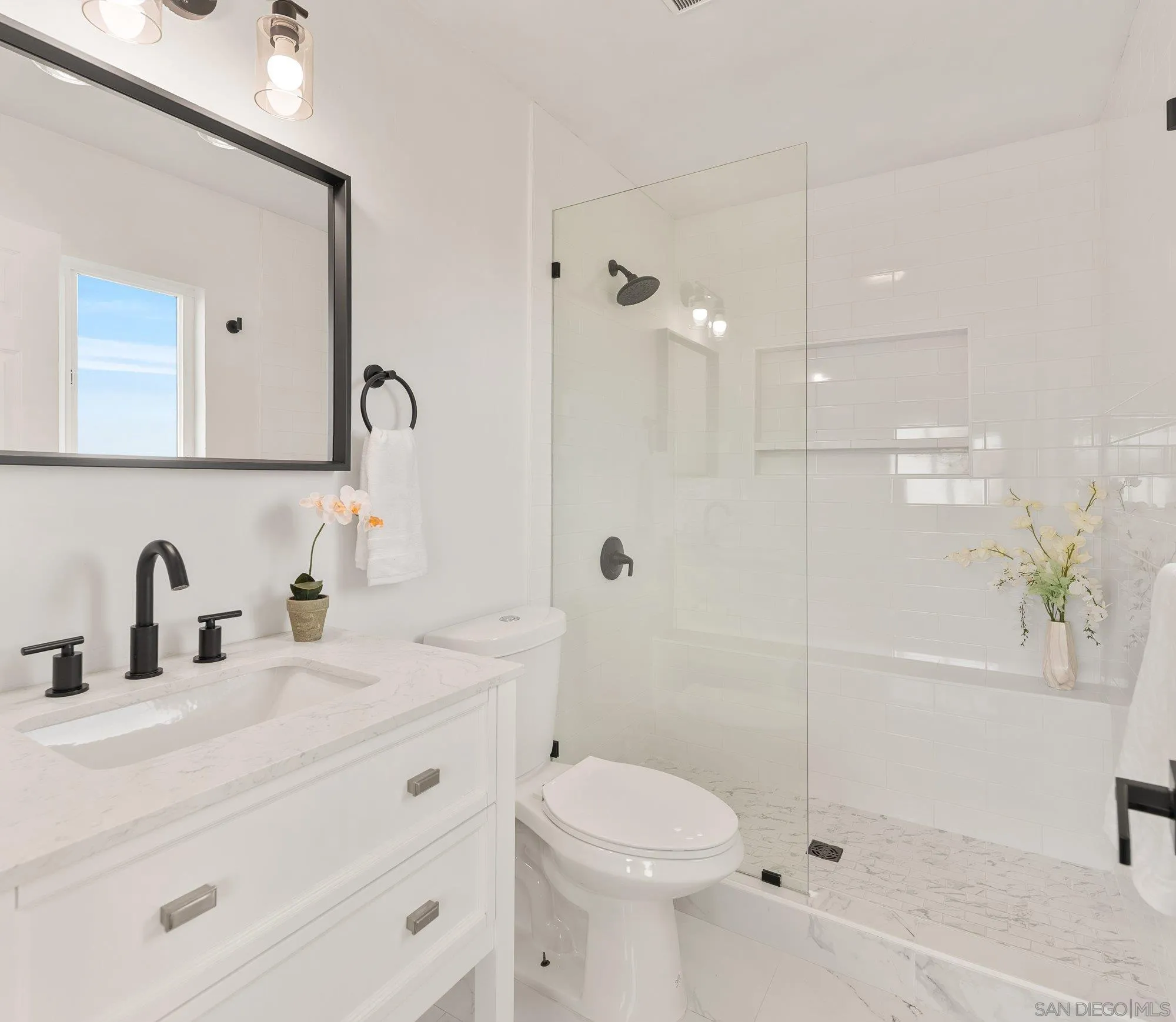 https://cdn.realtyfeed.com/cdn/127/260014899/8bcb881d452c50b69bf6d3ffeaaee4f8.webp