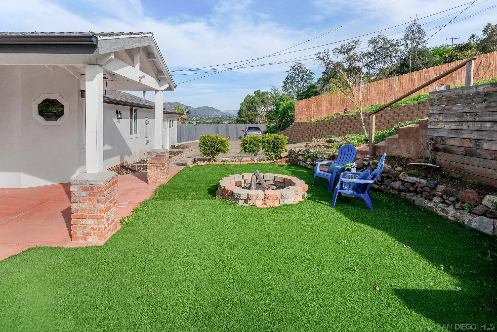 https://cdn.realtyfeed.com/cdn/127/260014899/985659b09ef64b0fd32b1e92d0590dce.webp