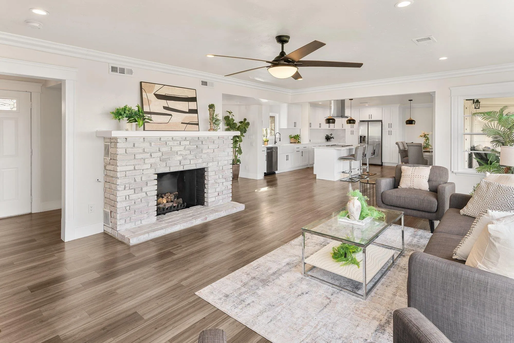 https://cdn.realtyfeed.com/cdn/127/260014899/9dbbda6d4217d08e7567c7ebb43a99fb.webp