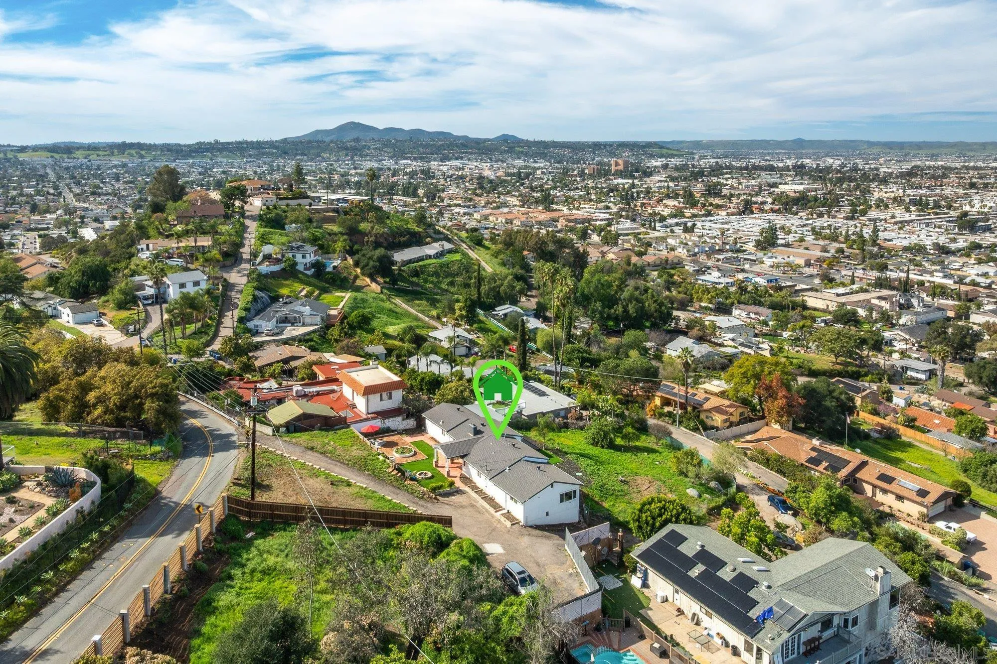 https://cdn.realtyfeed.com/cdn/127/260014899/a3fafe7e26924d4a4cc72c0f79d0402e.webp