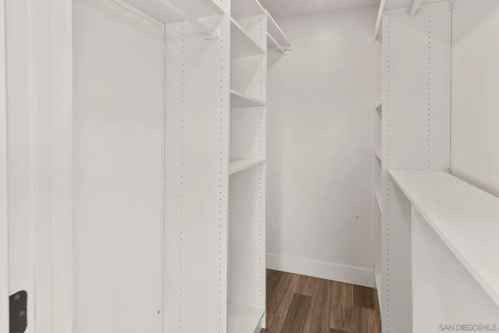 https://cdn.realtyfeed.com/cdn/127/260014899/a61303bb1017627cdab233838253449c.webp