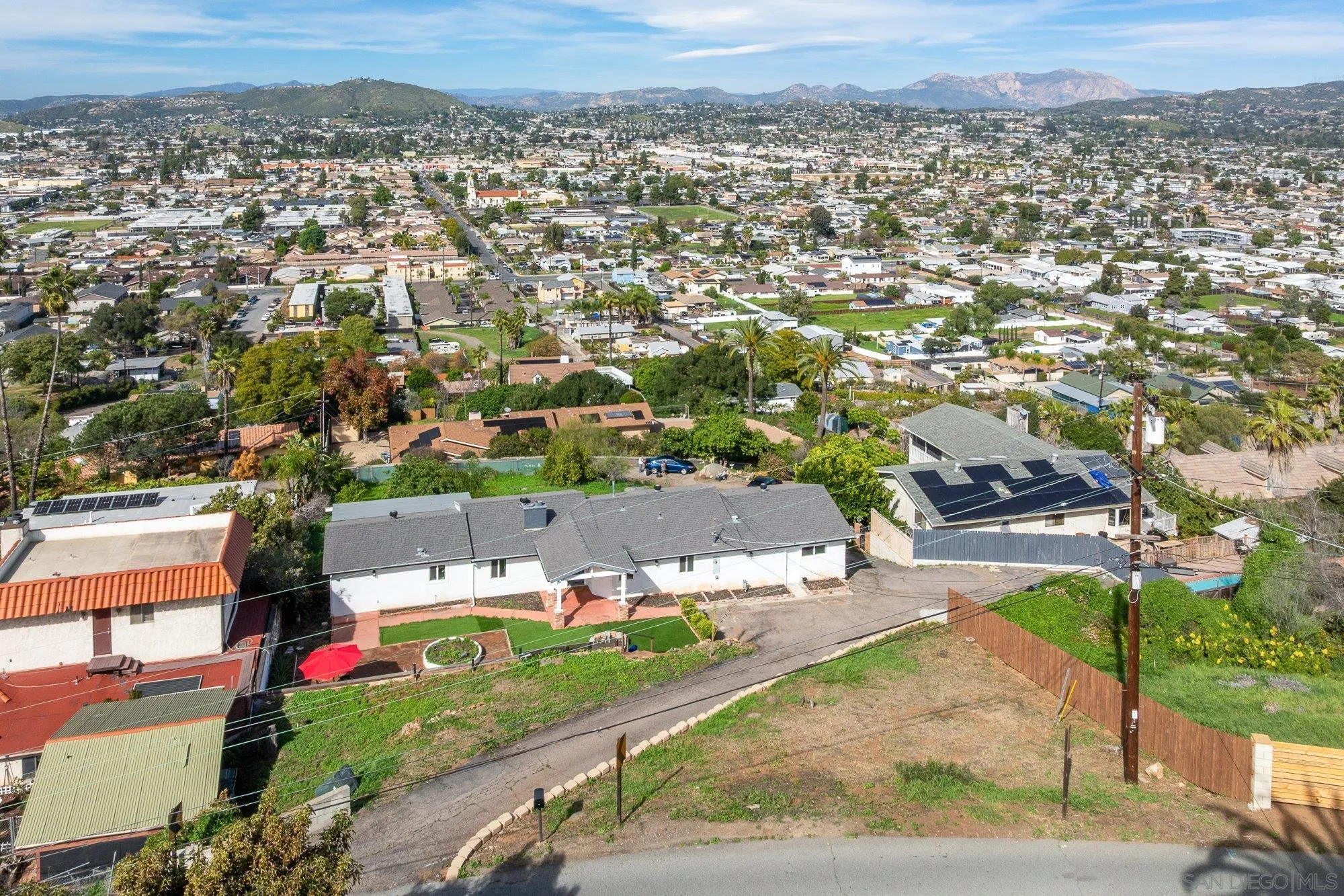 https://cdn.realtyfeed.com/cdn/127/260014899/bb60d46a0a5e7fecbcc219c3fa61c79f.webp