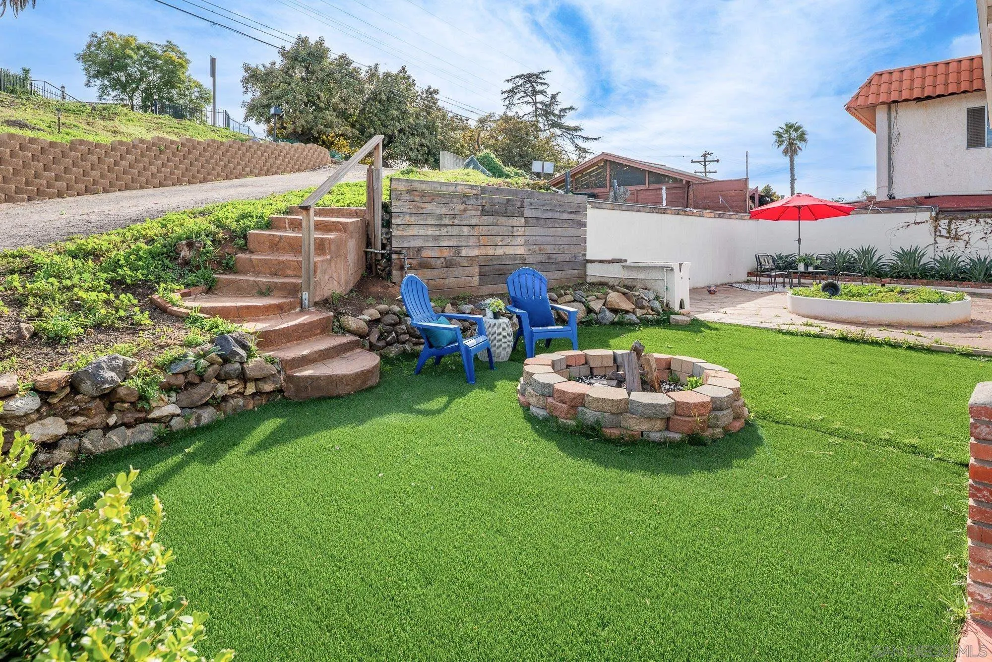 https://cdn.realtyfeed.com/cdn/127/260014899/d01d5698da46d780371c2587939d7464.webp