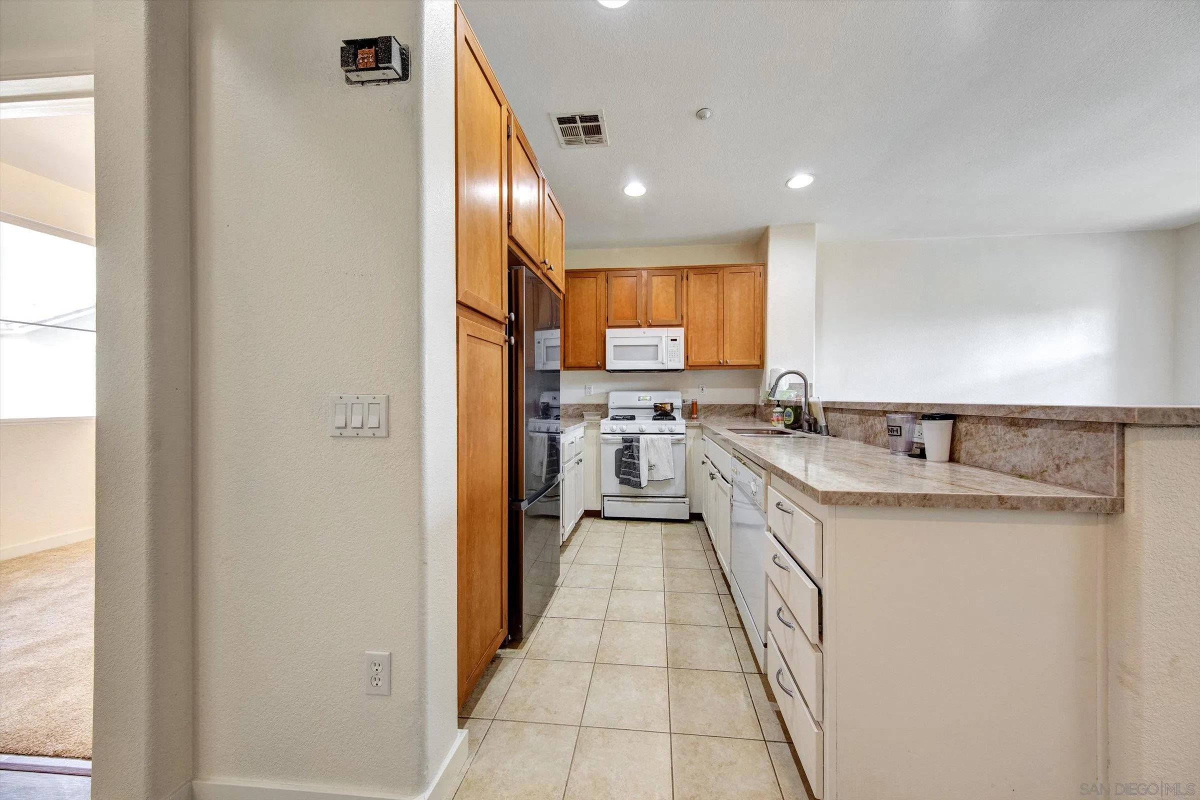 Photo #2: 2600149 Listing: Photo #2