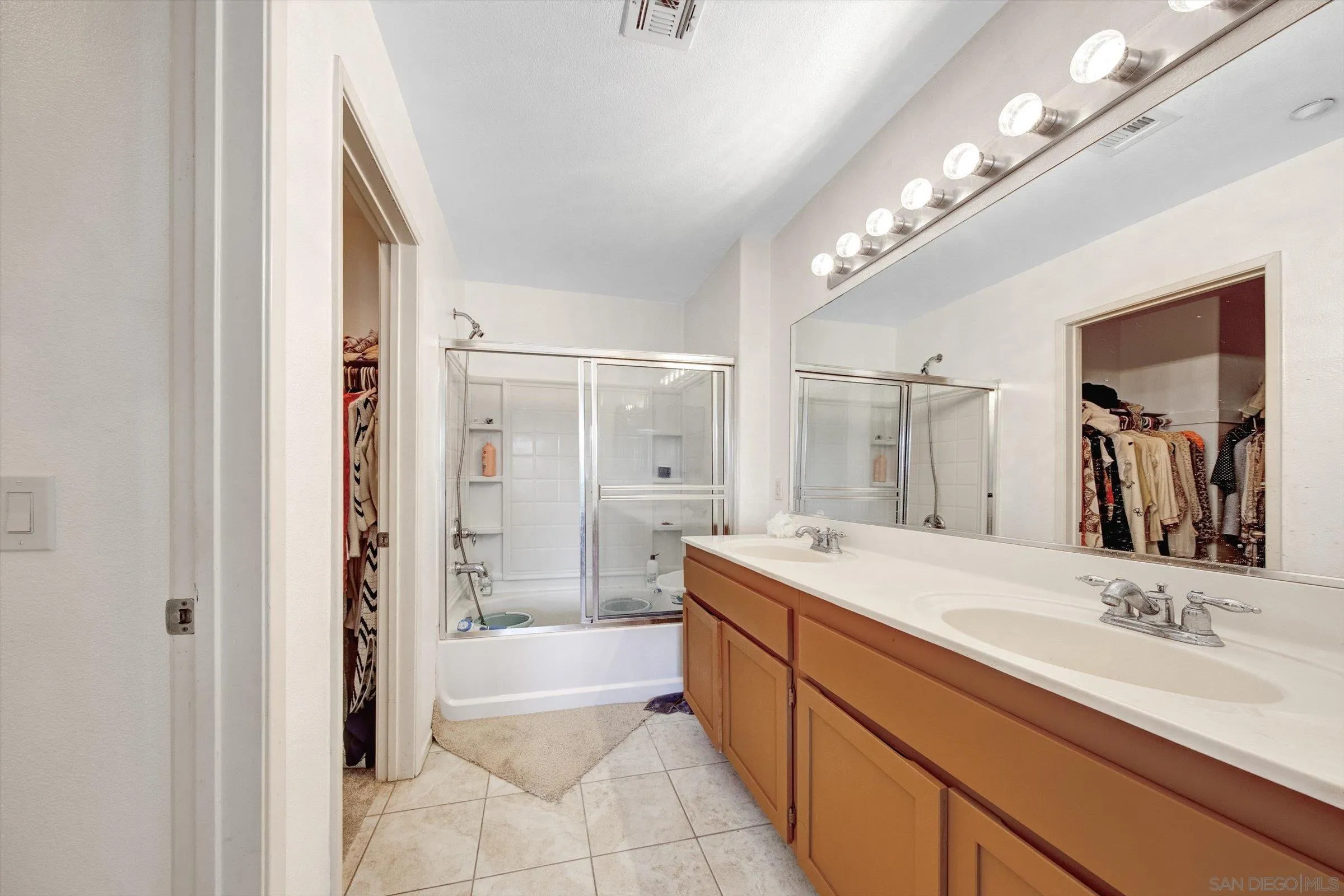 Photo #12: 2600149 Listing: Photo #12