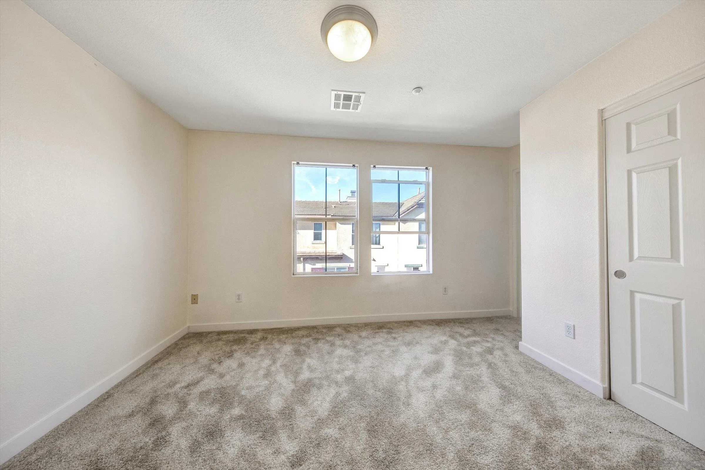 Photo #17: 2600149 Listing: Photo #17