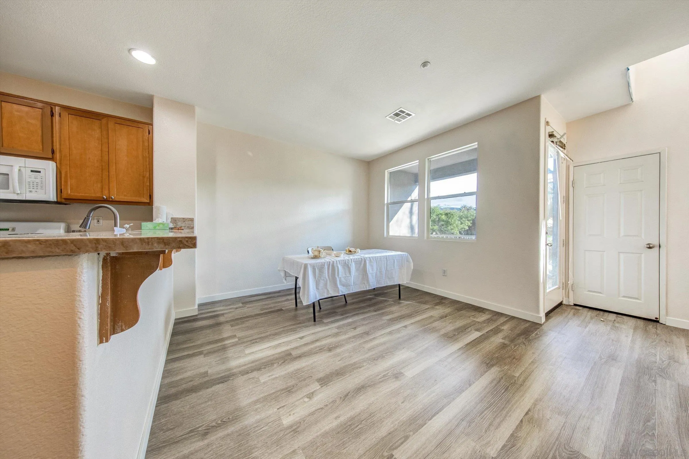 Photo #4: 2600149 Listing: Photo #4