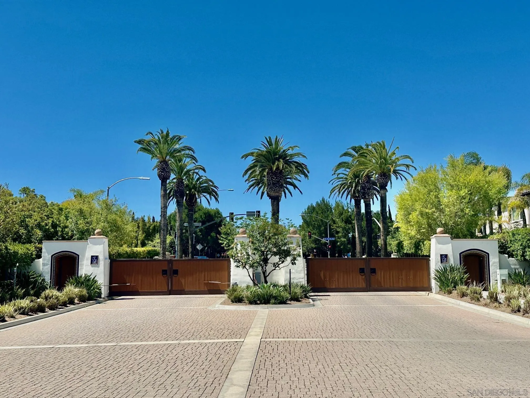 https://cdn.realtyfeed.com/cdn/127/260014900/582ef6c25a4c582cf4f2575e796a9a57.webp