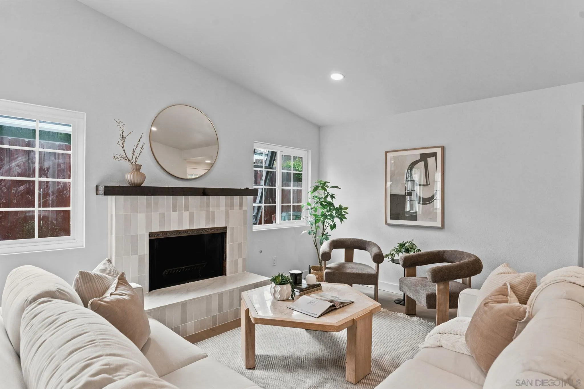 https://cdn.realtyfeed.com/cdn/127/260014903/284e683046d05c528a7ffd24a372f0ca.webp