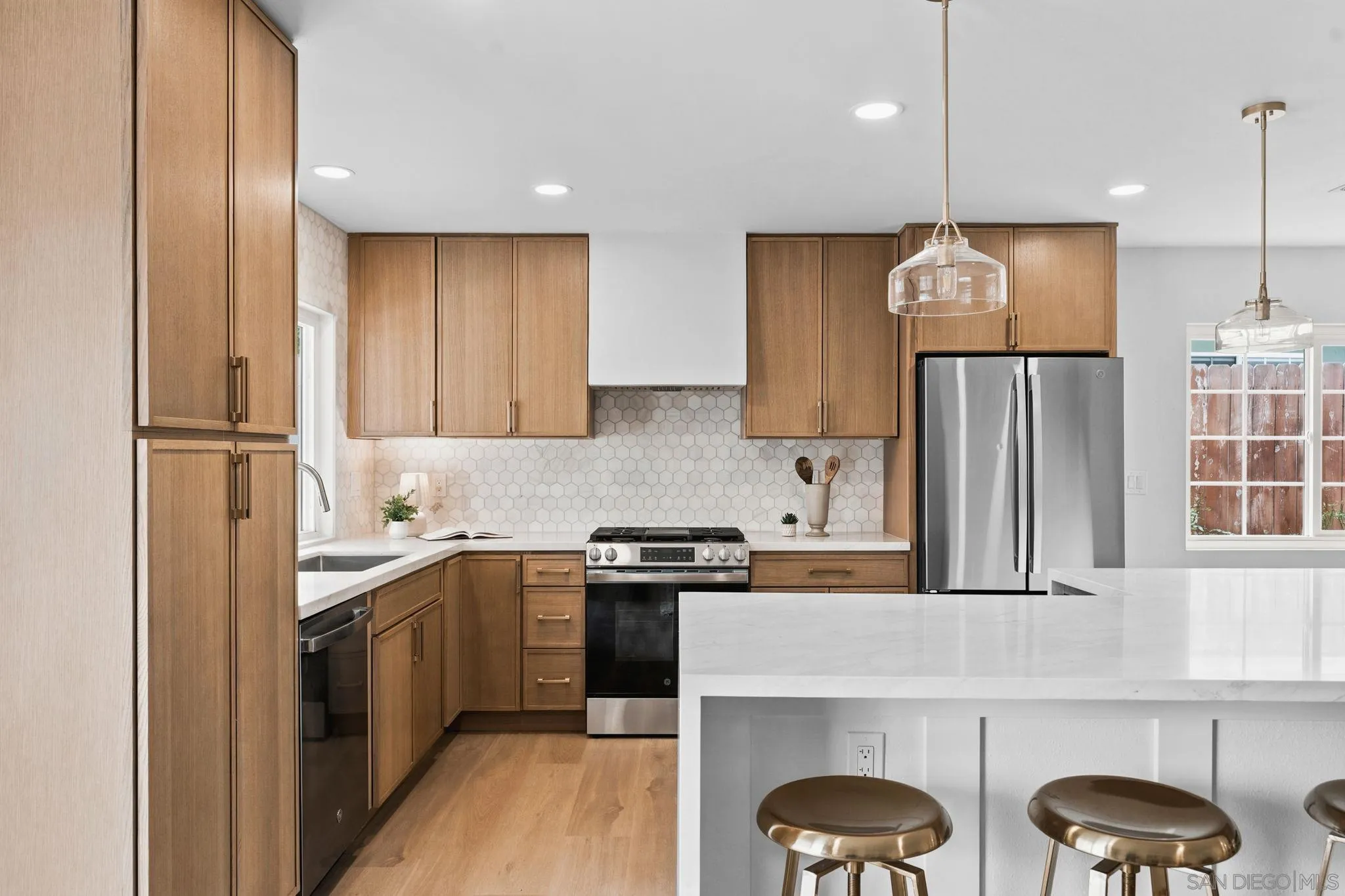 https://cdn.realtyfeed.com/cdn/127/260014903/2ba797f08d2e089e20b4fb9f265be8e1.webp
