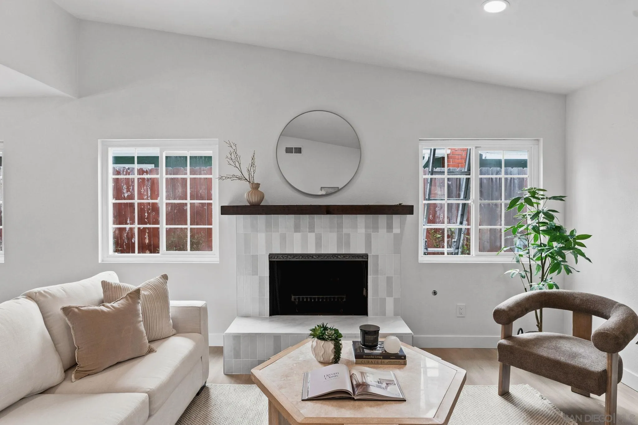 https://cdn.realtyfeed.com/cdn/127/260014903/9224375adb5fd00f7d1a85be96b1917e.webp