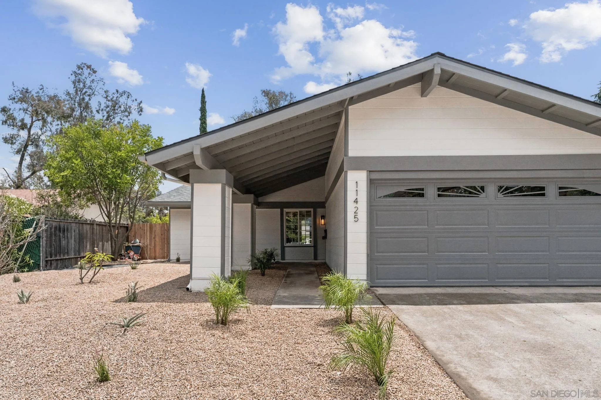 https://cdn.realtyfeed.com/cdn/127/260014903/93b8f98194574971a0acc3c347ede482.webp