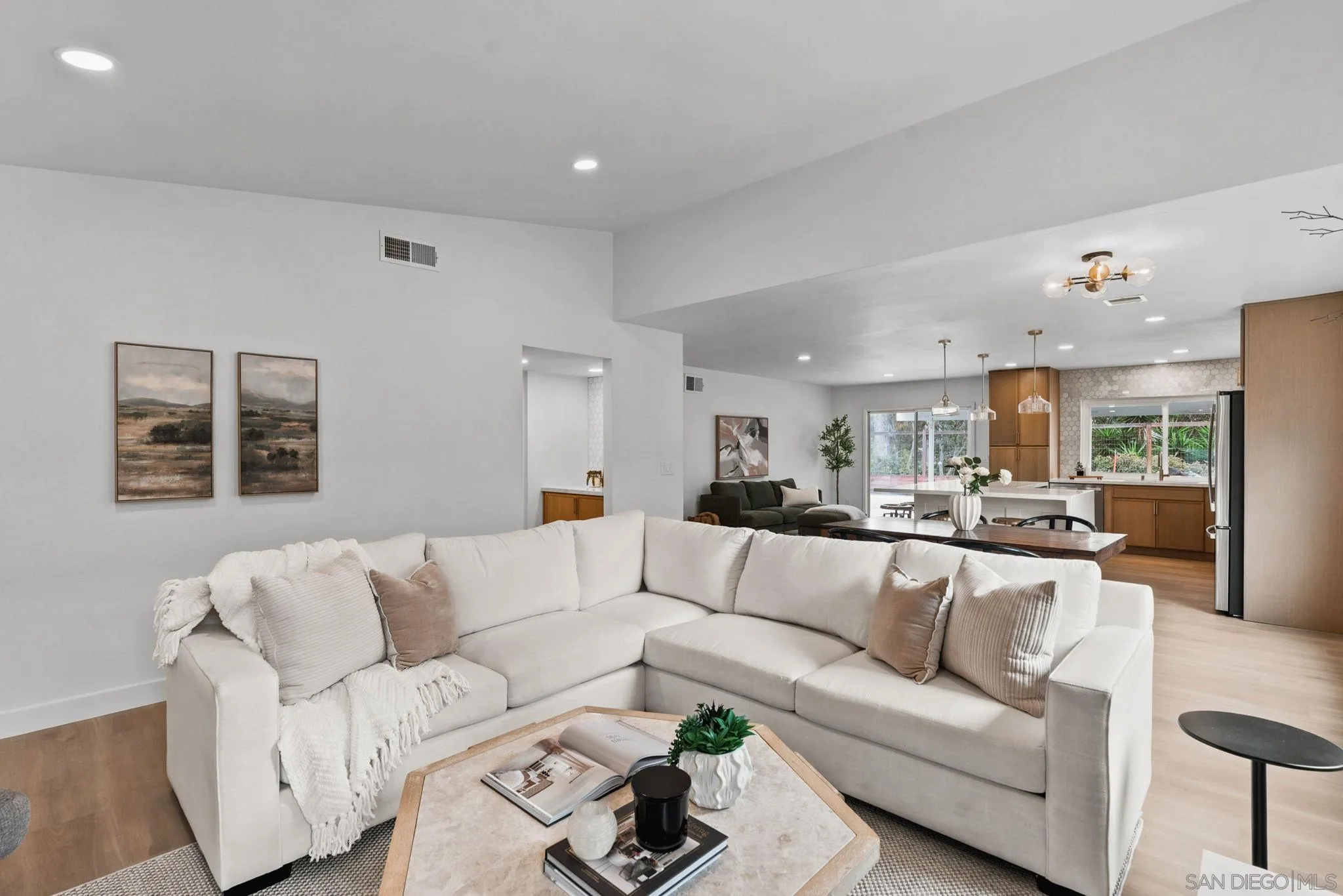 https://cdn.realtyfeed.com/cdn/127/260014903/9b243feb5b6fc0f49314642dba09b456.webp