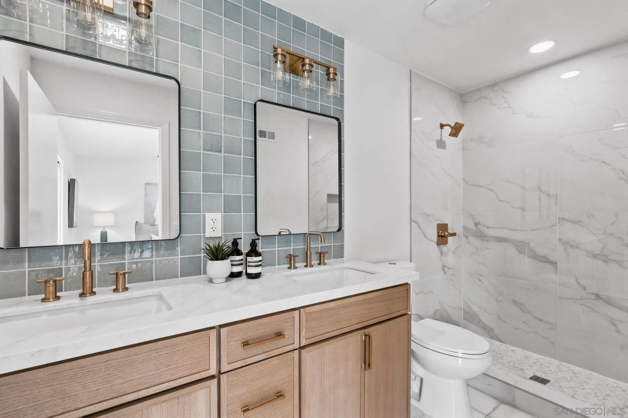 https://cdn.realtyfeed.com/cdn/127/260014903/d86600e6f6ebe558b7438fe4563a5380.webp