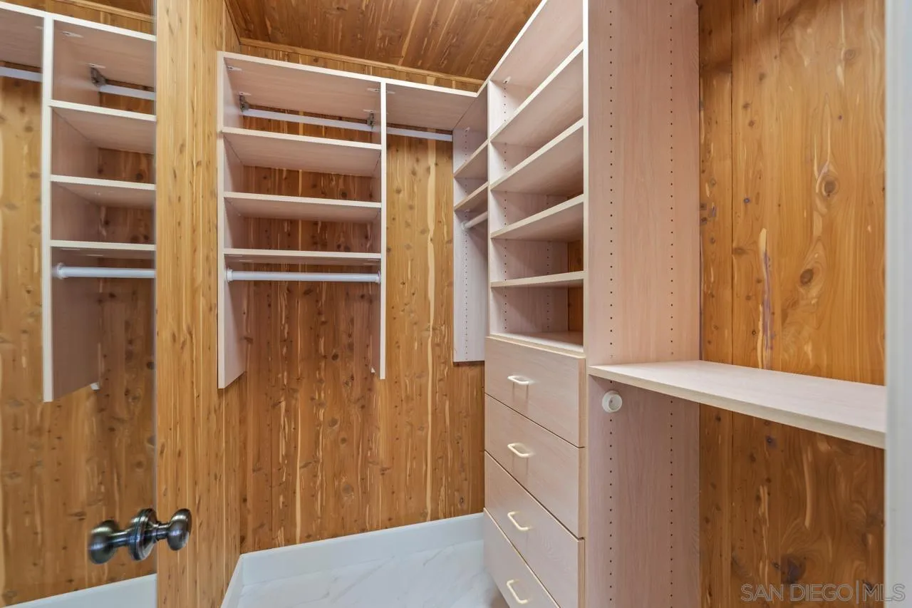 https://cdn.realtyfeed.com/cdn/127/260014905/45b0bafe137cf9ebf22436b13aaf827d.webp